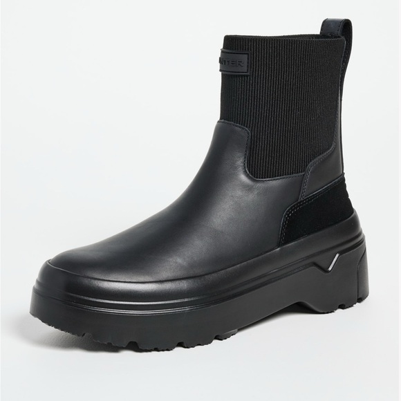 New in Box - Hunter Explorer Rain Boots - Picture 4 of 10